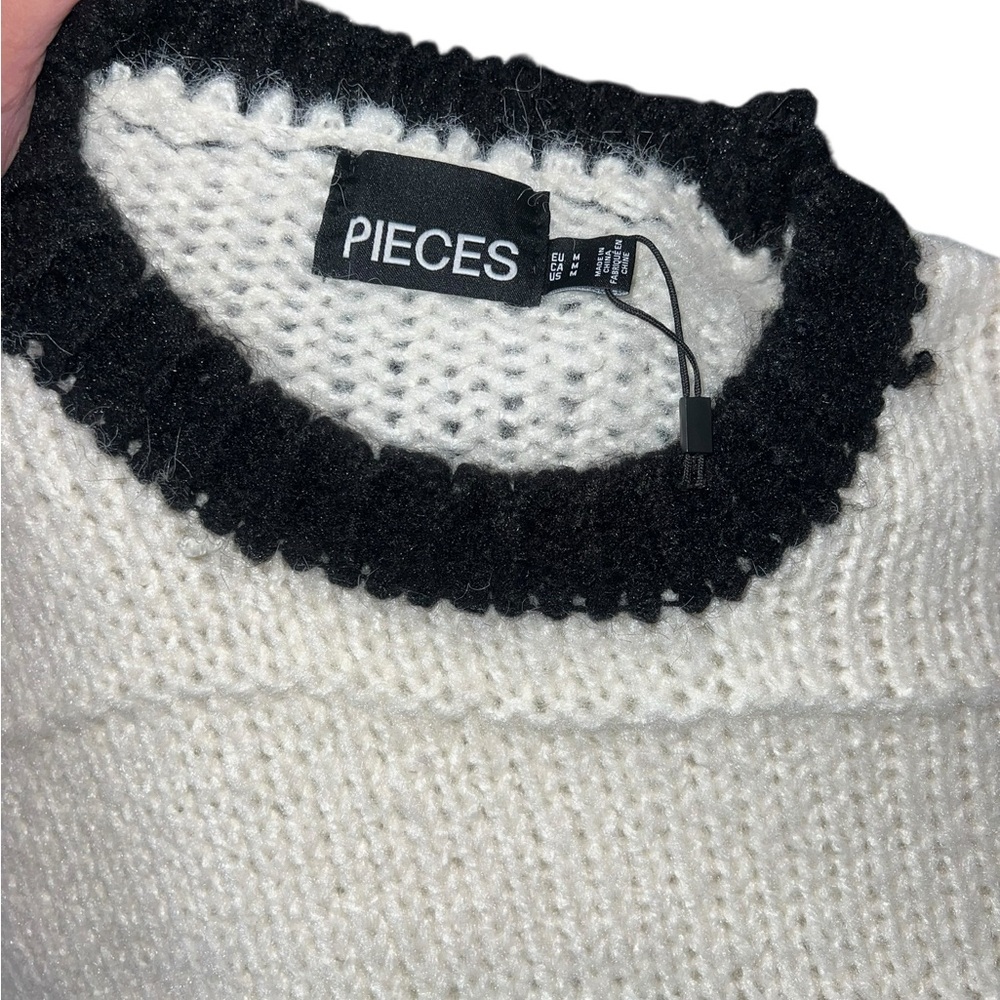 𝐏𝐈𝐄𝐂𝐄𝐒 Chunky Knit Sweater Contrast Trim - Picture 6 of 6